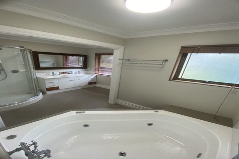 Photo of property in 1/46 Lyons Avenue, Murrays Bay, Auckland, 0630