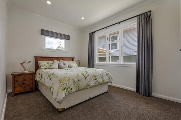 Photo of property in 8 Hughes Avenue, Hokowhitu, Palmerston North, 4410