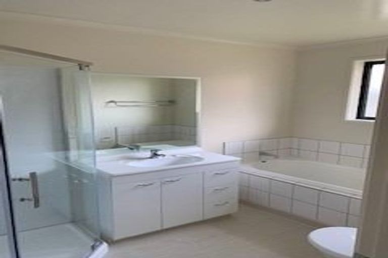 Photo of property in 6 Claywest Place, Glen Eden, Auckland, 0602