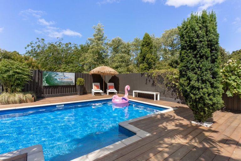 Photo of property in 11 Herbert Drive, Whangamata, 3620