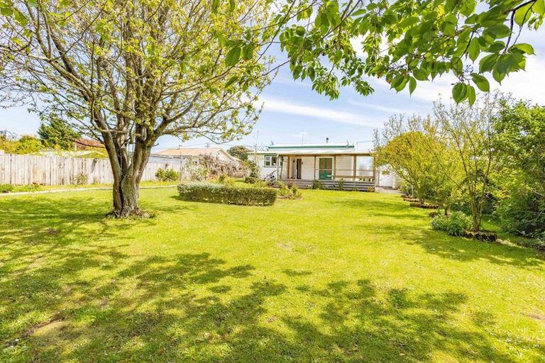 Photo of property in 28 Wilson Street, Waverley, 4510