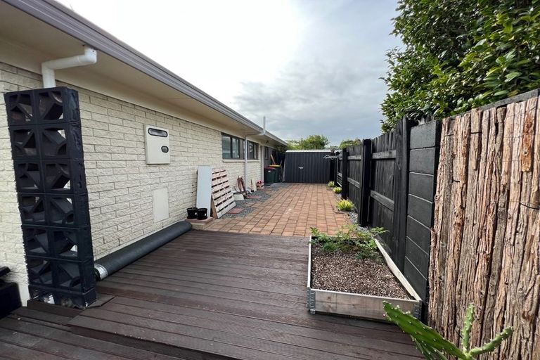 Photo of property in 1/24 Beaumaris Way, Conifer Grove, Takanini, 2112