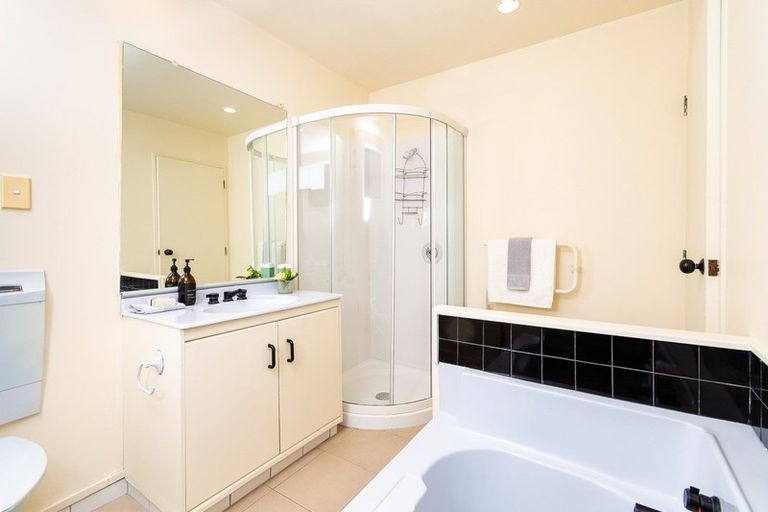 Photo of property in 6b Elizabeth Road, Bluff Hill, Napier, 4110