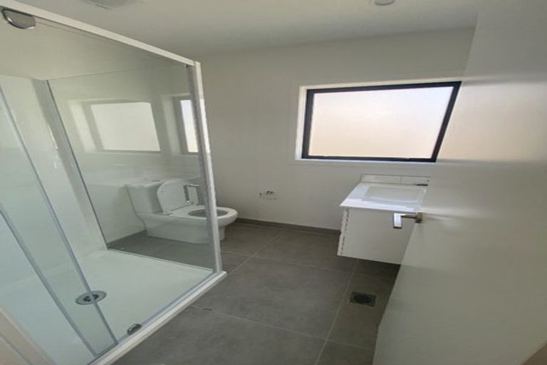 Photo of property in 4/1 Fruitvale Road, New Lynn, Auckland, 0600