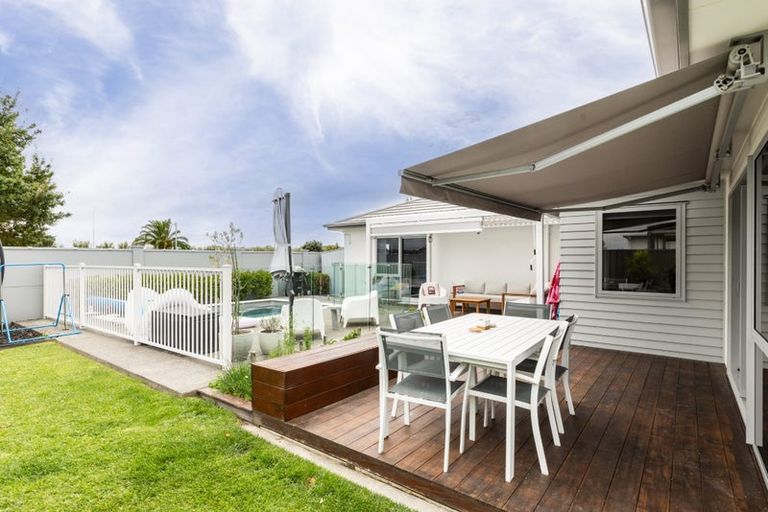 Photo of property in 25 Rakaia Way, Poraiti, Napier, 4112