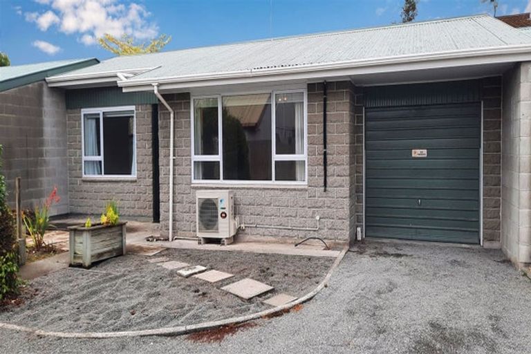 Photo of property in 2/127 Clarence Street, Riccarton, Christchurch, 8011