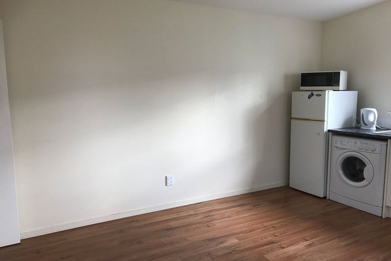 Photo of property in 4 Levy Street, Mount Victoria, Wellington, 6011