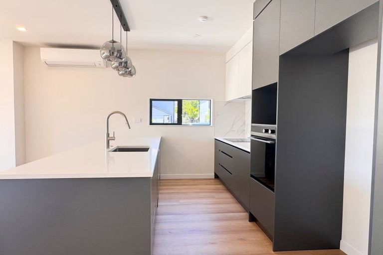 Photo of property in 1 Rosalind Road, Glenfield, Auckland, 0629