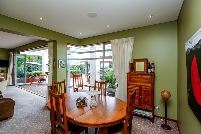 Photo of property in 531 South Road, Omata, New Plymouth, 4374