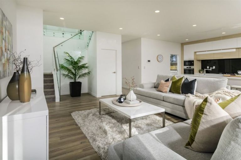 Photo of property in 14 Sauterne Road, Kumeu, 0810