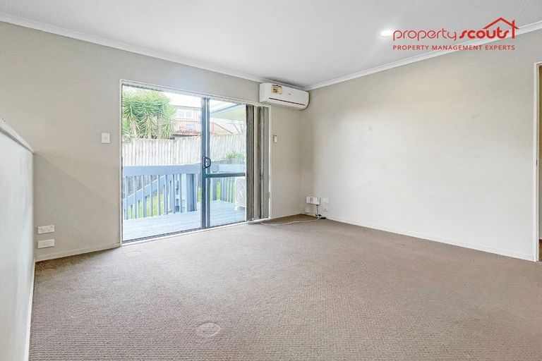Photo of property in 25 Lilburn Crescent, Massey, Auckland, 0614