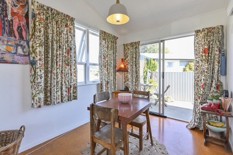 Photo of property in 2 Sefton Street, Havelock North, 4130