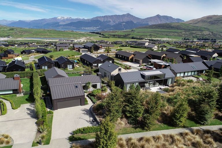Photo of property in 2 Jacks Point Rise, Jacks Point, Queenstown, 9371