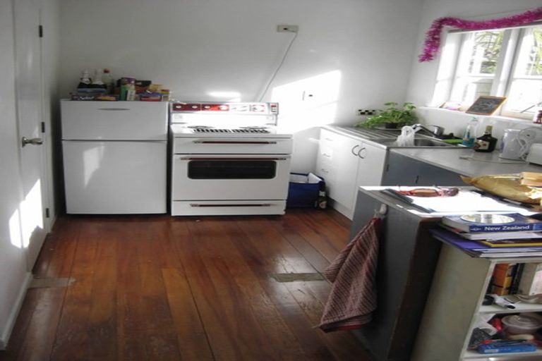 Photo of property in 5 Don Croot Street, Morningside, Auckland, 1021