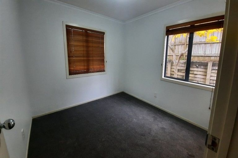 Photo of property in 10 Cinnabar Place, Westgate, Auckland, 0614