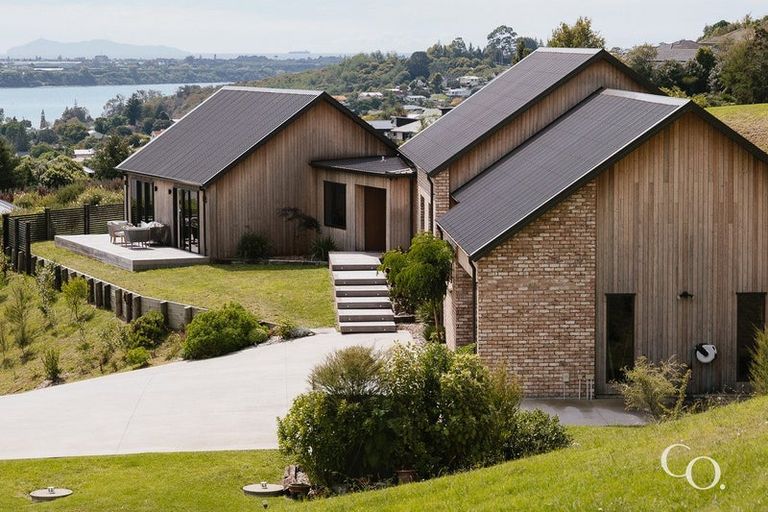 Photo of property in 42 Te Auhi Way, Welcome Bay, Tauranga, 3112