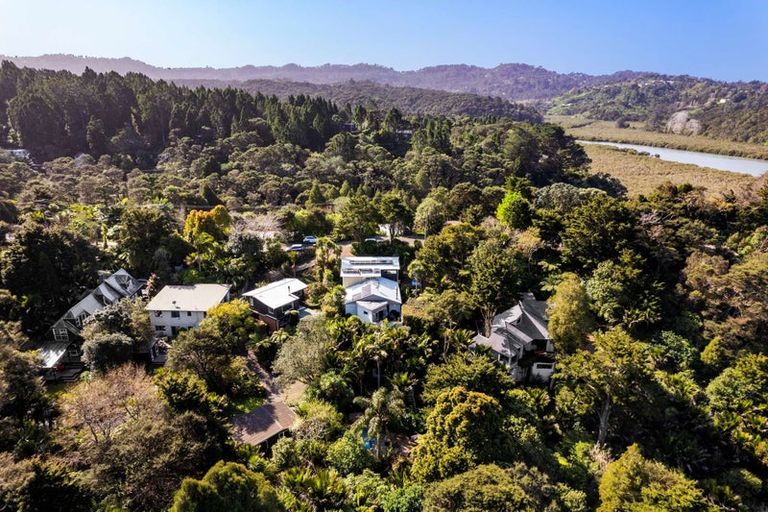 Photo of property in 7 Dorothy Road, Laingholm, Auckland, 0604