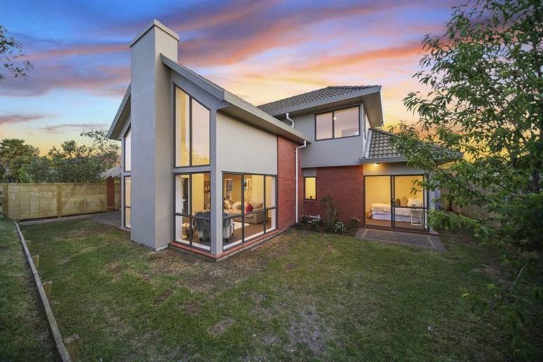 Photo of property in 1 Fencotie Place, Northpark, Auckland, 2013