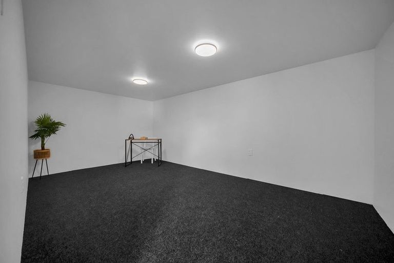 Photo of property in 97 Tidal Road, Mangere, Auckland, 2022