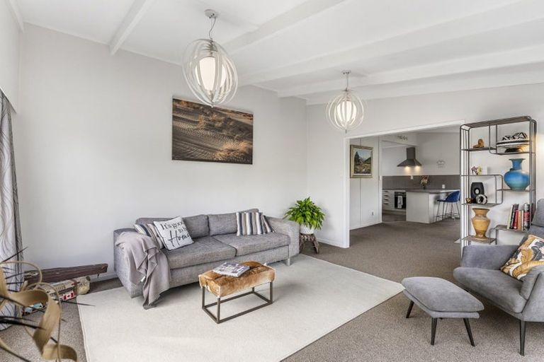 Photo of property in 22 Rosecamp Road, Beach Haven, Auckland, 0626