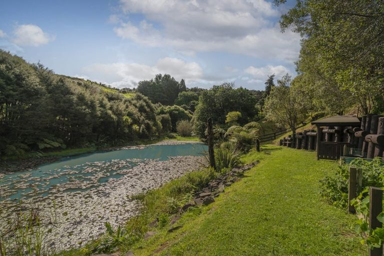 Photo of property in 14 Ohuka Place, Whitianga, 3510