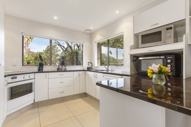 Photo of property in 10 Tanoa Place, Glendene, Auckland, 0602