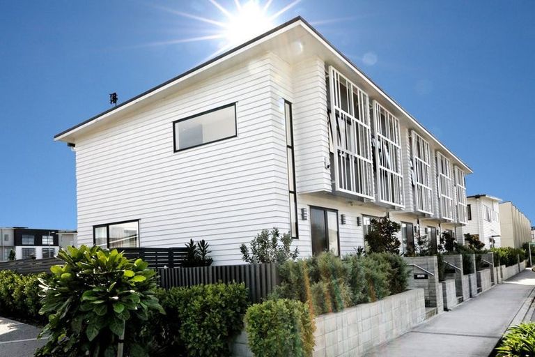 Photo of property in 29 Kanuka Road, Hobsonville, Auckland, 0616