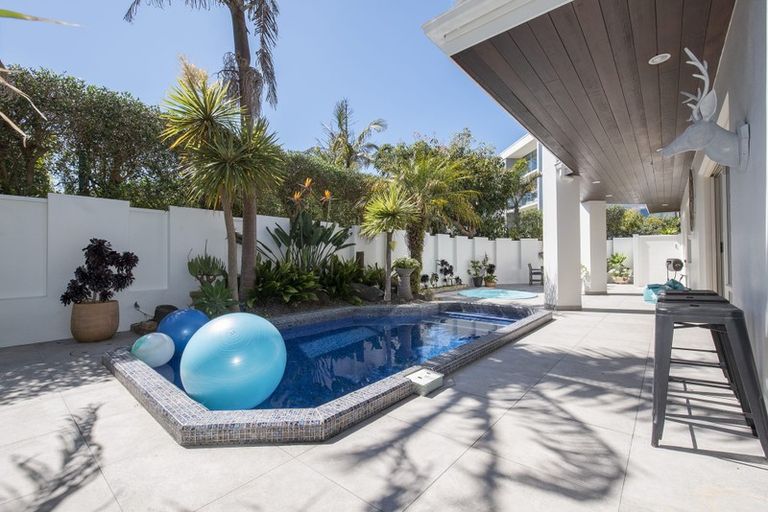 Photo of property in 5a Craig Road, Milford, Auckland, 0620