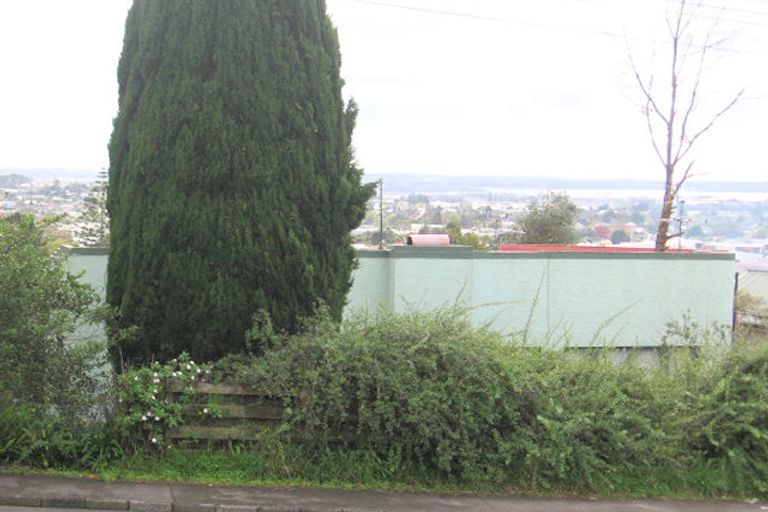 Photo of property in 2/55 West Coast Road, Glen Eden, Auckland, 0602