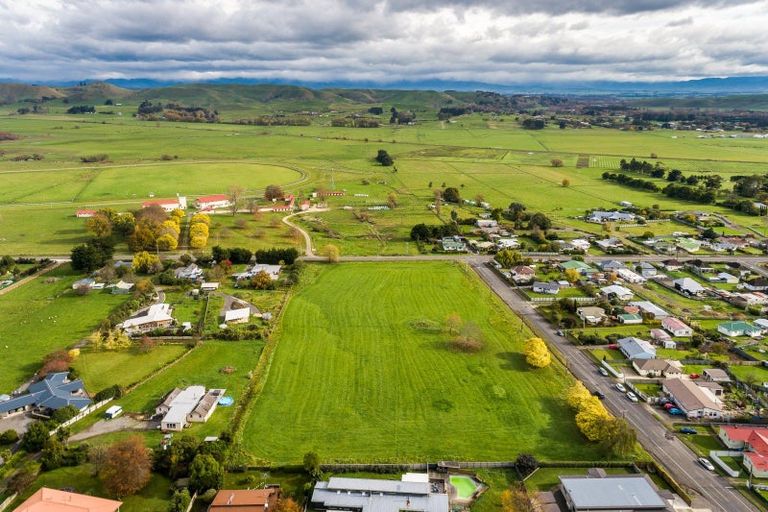 Photo of property in 15 Lake View Road, Waipukurau, 4200