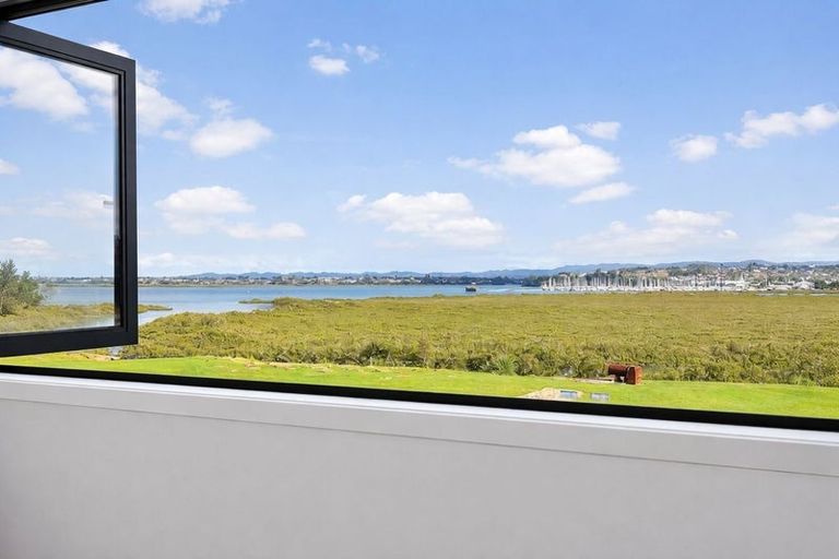 Photo of property in 9 Brickworks Bay Road, Hobsonville, Auckland, 0618