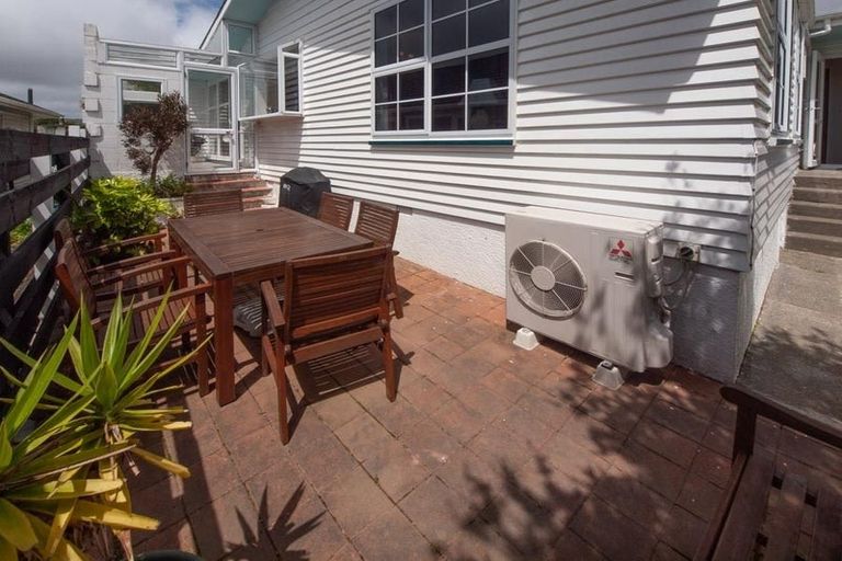 Photo of property in 27 Cranwell Street, Churton Park, Wellington, 6037