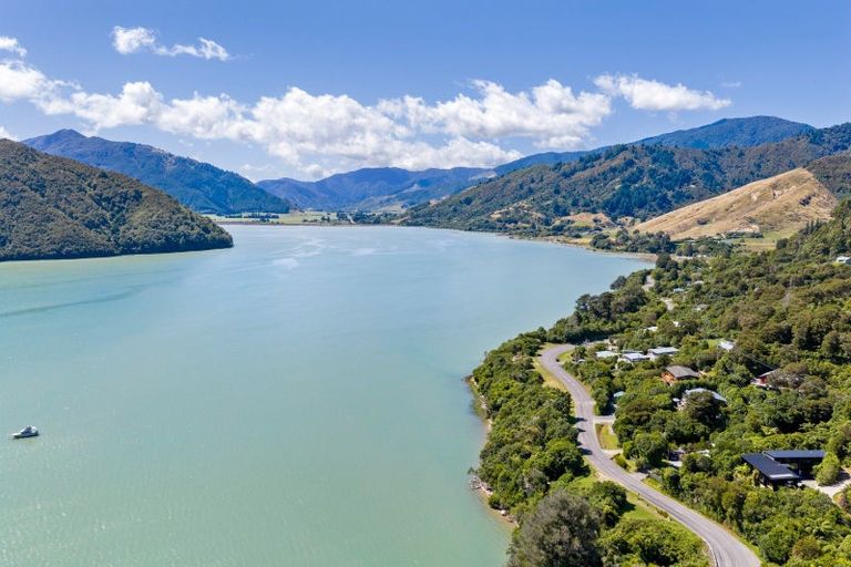 Photo of property in 710 Queen Charlotte Drive, Havelock, 7281