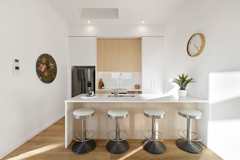 Photo of property in 7/14 Tamariki Avenue, Orewa, 0931