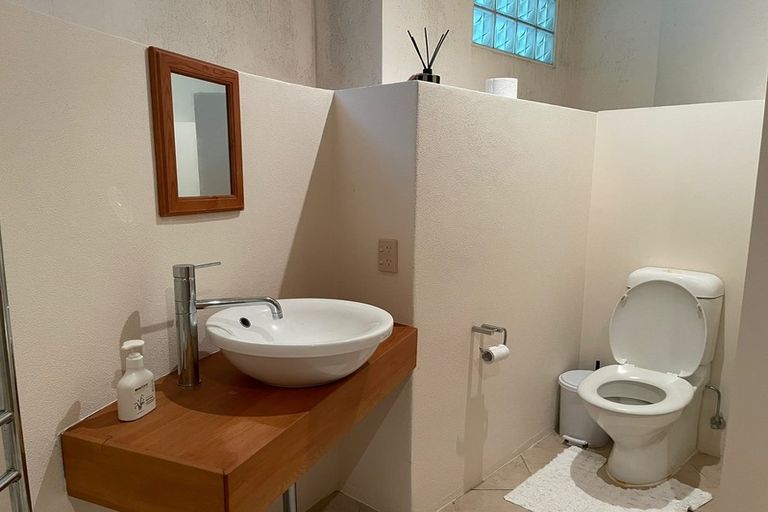 Photo of property in 1/3 Portal Place, Murrays Bay, Auckland, 0630