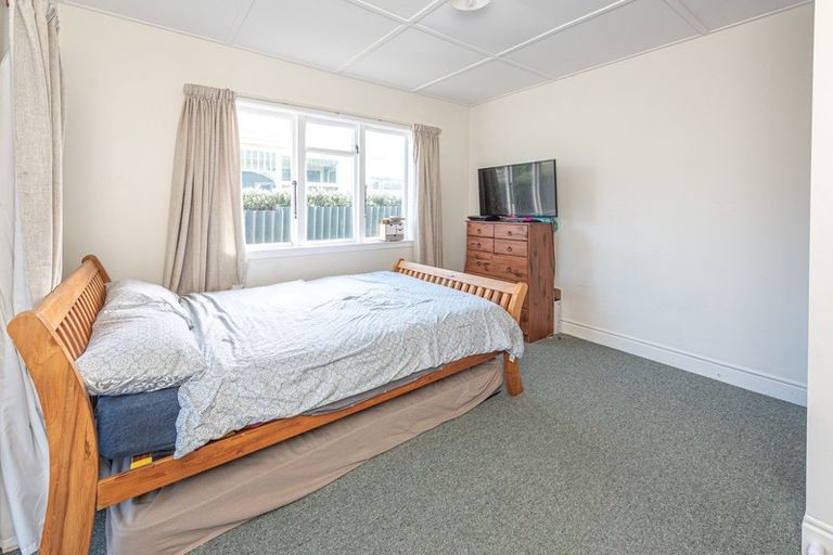 Photo of property in 5 Arawa Place, Castlecliff, Whanganui, 4501