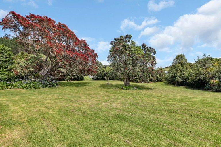 Photo of property in 121 Ohawini Road, Oakura, Hikurangi, 0184