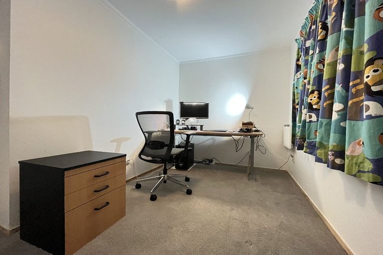 Photo of property in 50 Tamahere Drive, Glenfield, Auckland, 0629