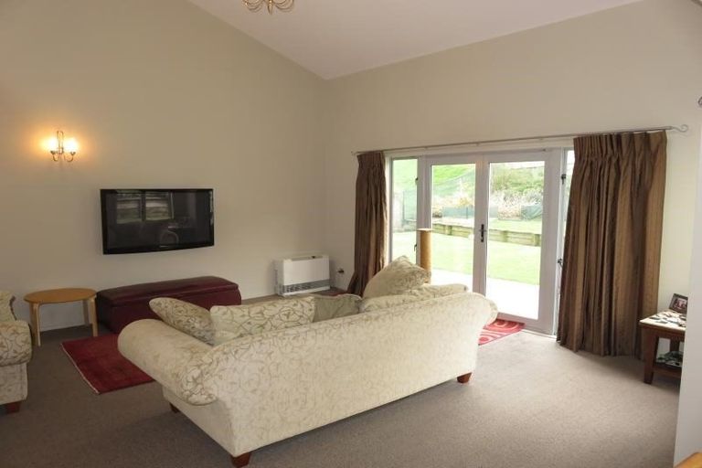 Photo of property in 71 Amesbury Drive, Churton Park, Wellington, 6037