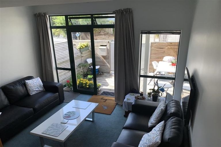 Photo of property in 8/231 Marine Parade, Seatoun, Wellington, 6022