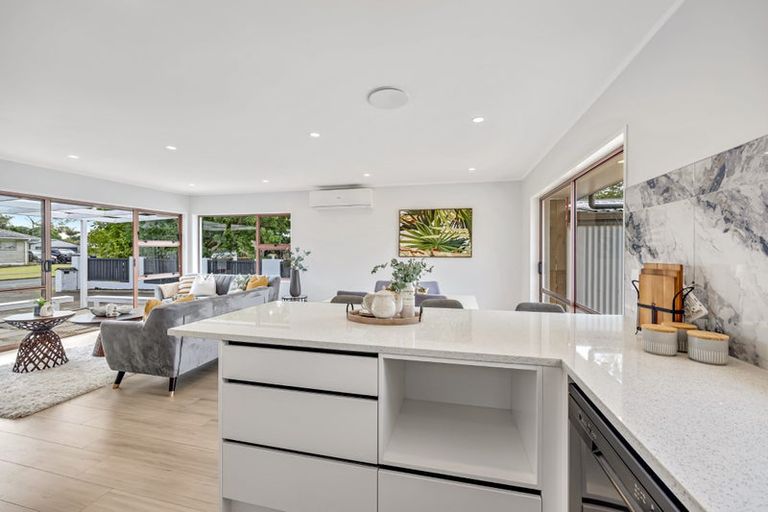 Photo of property in 12 Huber Street, Weymouth, Auckland, 2103