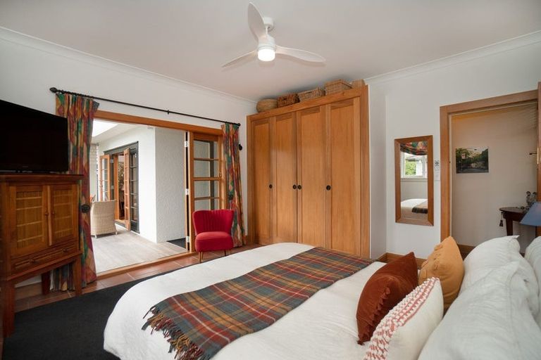 Photo of property in 37 Manapouri Crescent, Hokowhitu, Palmerston North, 4410