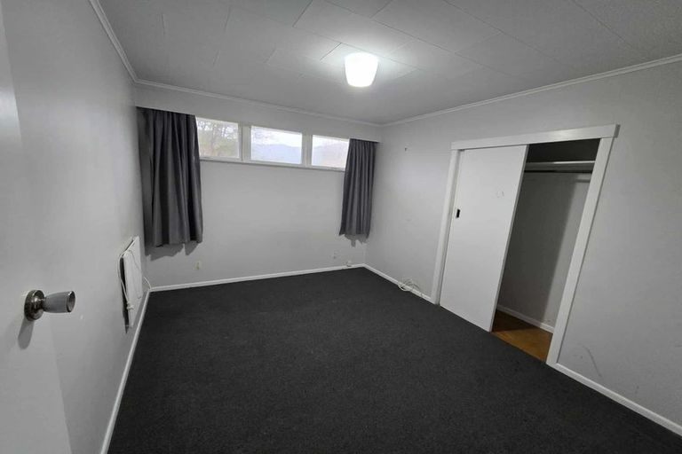 Photo of property in 6 Wyndham Road, Pinehaven, Upper Hutt, 5019