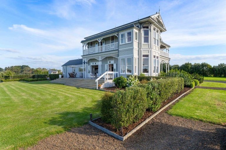 Photo of property in 111 Wharf Road, Clarks Beach, Pukekohe, 2679