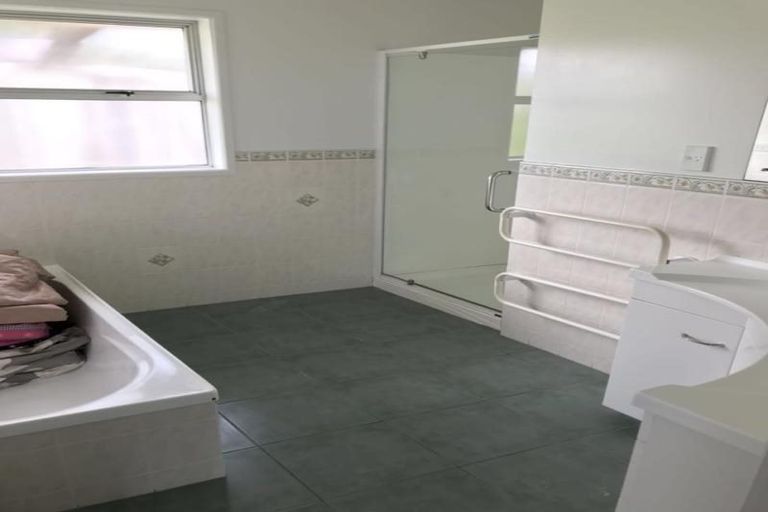 Photo of property in 327 Pine Valley Road, Dairy Flat, Silverdale, 0992