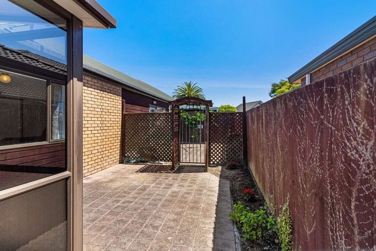 Photo of property in 1/38 Beauford Place, Parklands, Christchurch, 8083