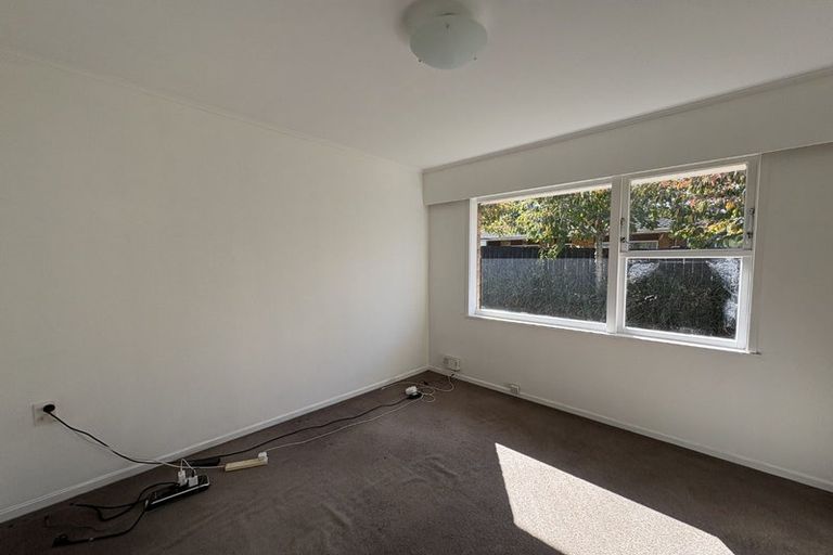 Photo of property in 2/18 Nikau Street, New Lynn, Auckland, 0600