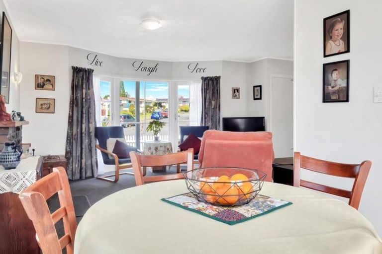 Photo of property in 6 Kylemore Place, Te Puke, 3119
