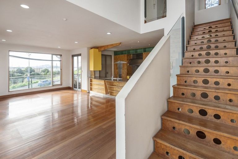 Photo of property in 112 Gladstone Road, Parnell, Auckland, 1052