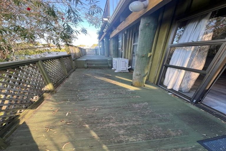 Photo of property in 313 Don Buck Road, Massey, Auckland, 0614